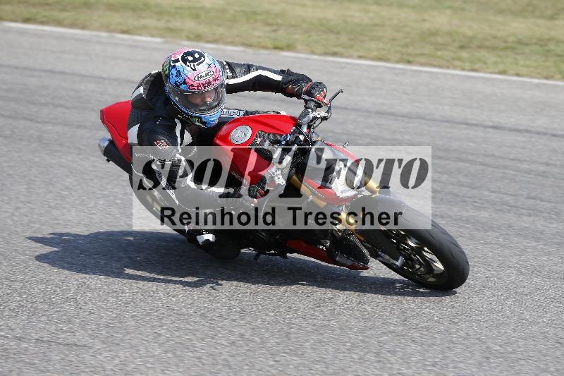 /Archiv-2025/49 26.08.2025 Cornu Master School ADR/blau-bleu/51